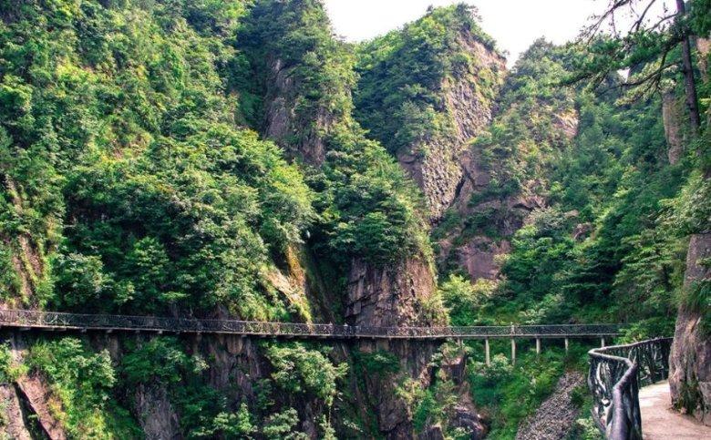 夏天怎样给宝宝洗澡？高级育婴师的建议有哪些呢？