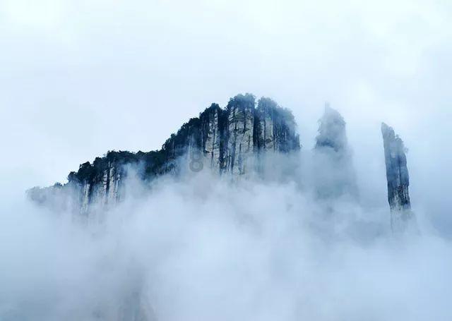 古怪巫师逃离村庄
