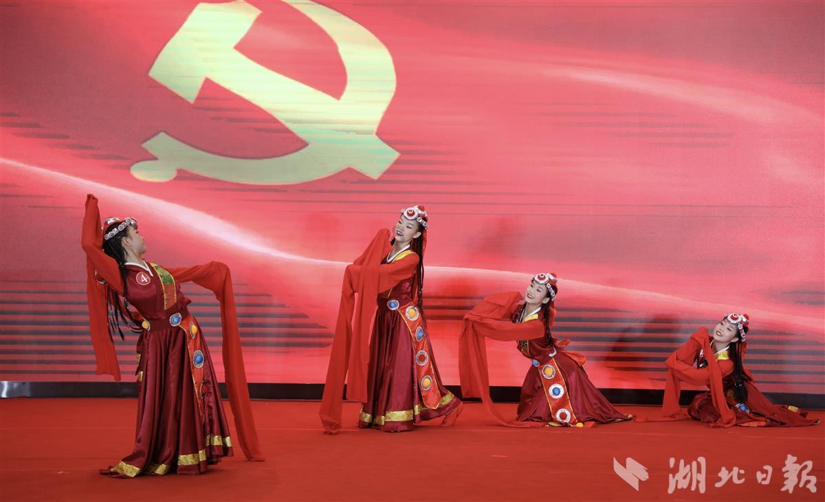 逃出诡异堡垒