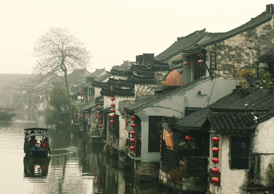 陆地巡洋舰和霸道哪个好？有什么区别？游戏画面