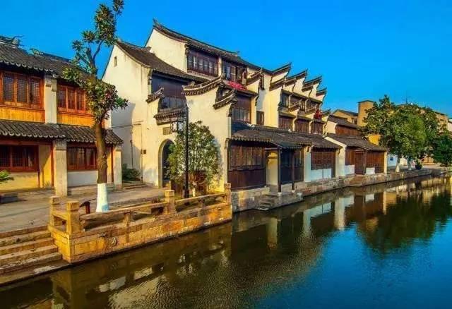 达.伽马开辟的印度航线，标志着大航海，与殖民时代的到来