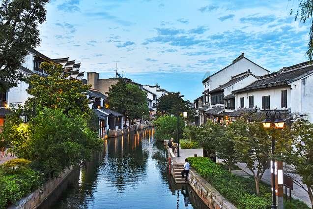 大学的食堂的饭跟外面比卫生程度如何?-智能解答问题,了解任何你想知道的事情